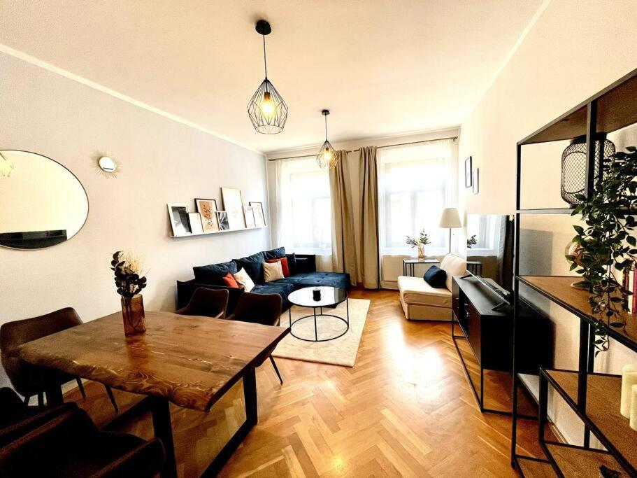 Apartamento Casarina - Stilvoller Altbau In Zentraler Lage Dresde Exterior foto